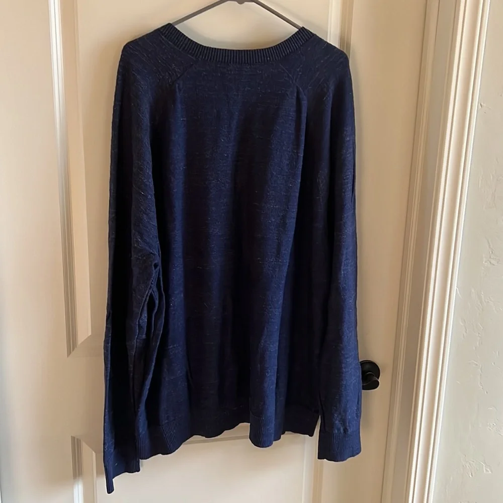 GAP Heathered Navy Blue Sweater.